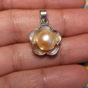 Beautiful 18k White Gold Plated With Pearl Vintage Pendant